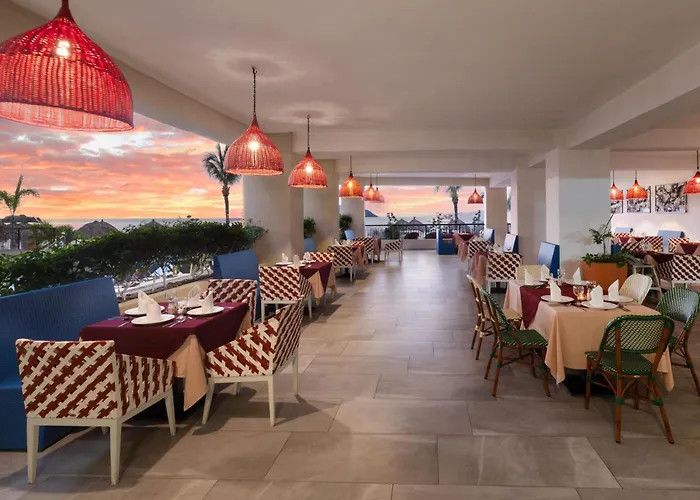 Decameron La Marina Guayabitos, Ramada All-Inclusive Resort